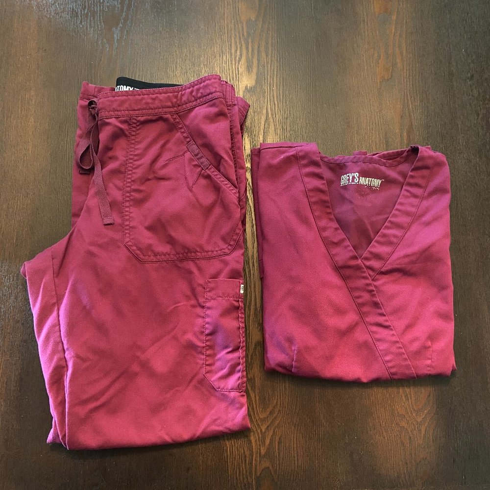 Grey's Anatomy Scrubs Set Small Maroon